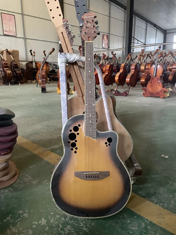Inventory defect: Original acoustic guitar, level 24, 6 strings, defective. Be cautious when taking imperfect photos - Image 3