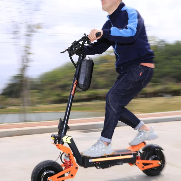 x5 6000w dual motor eelectric scooter in china stock 60v 40ah large battery remote scooter with seat 11 inch tires
